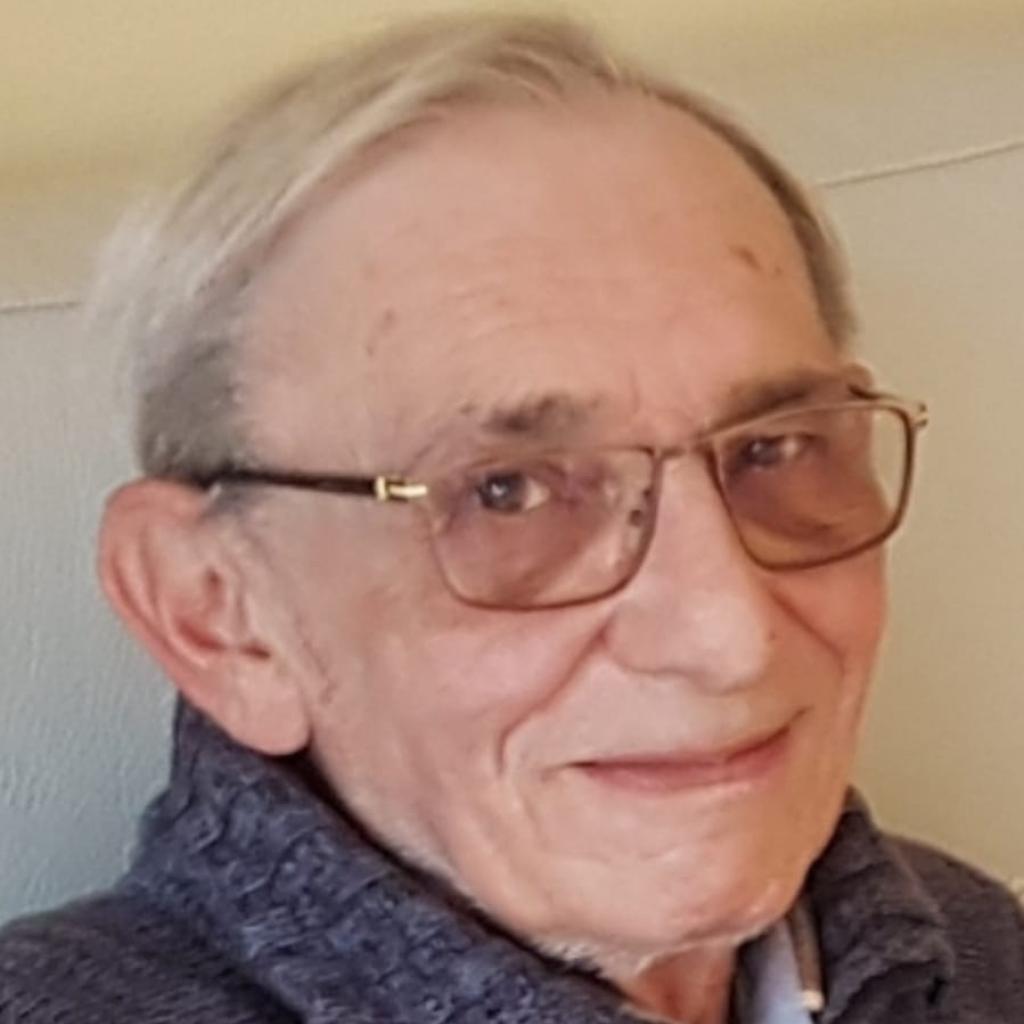 Robert Dufrane geboren te Morlanwelz op 16 oktober 1945, echtgenoot van Andrea Otlet gewezen gemeenteraadslid Groen Bredene overleden thuis te Bredene op 1 juni 2026, afscheid op begraafplaats Priorij op zaterdag 6 juni 2026 Uitvaartzorg Bentein & Pollet Oudenburg